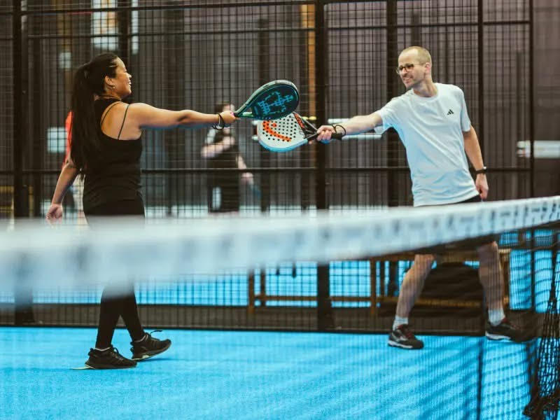 padelfoto 27 7 25 Benieuwd wat er gebeurt op een padel-event voor vrijgezellen!